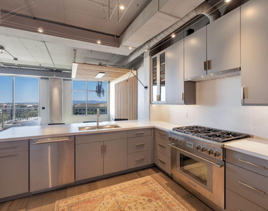 2211 E Camelback Road - Photo Thumbnail 9