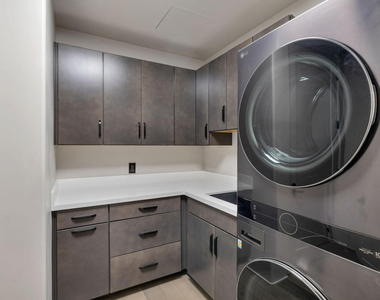 2211 E Camelback Road - Photo Thumbnail 22