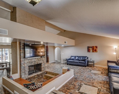 6520 E Peak View Road - Photo Thumbnail 4