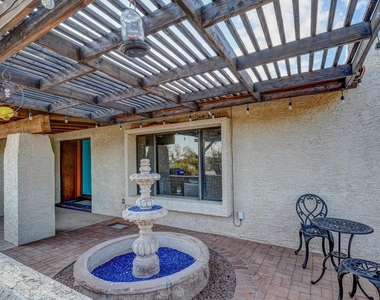 6520 E Peak View Road - Photo Thumbnail 2