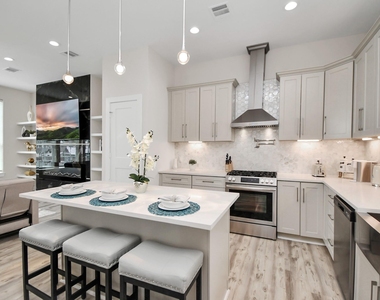 2401 Chapman Street - Photo Thumbnail 15