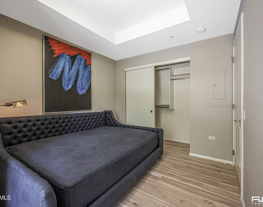 7117 E Rancho Vista Drive - Photo Thumbnail 24