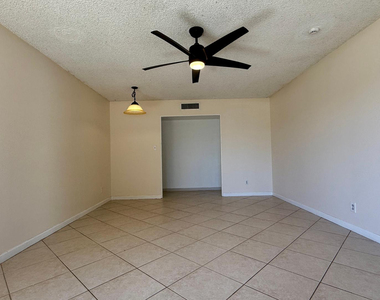 4440 W Yucca Street - Photo Thumbnail 11