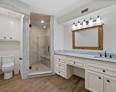 11707 Edgewater Court - Photo Thumbnail 21