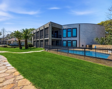 11707 Edgewater Court - Photo Thumbnail 30