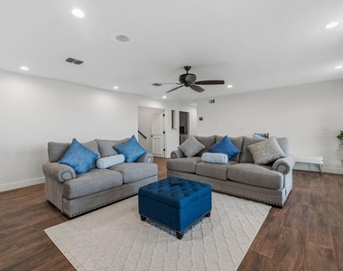 11707 Edgewater Court - Photo Thumbnail 24