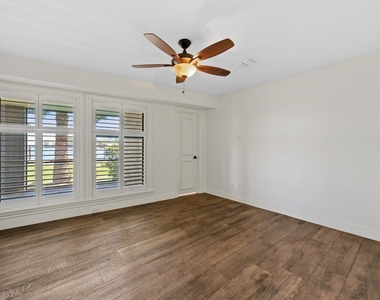 11707 Edgewater Court - Photo Thumbnail 20