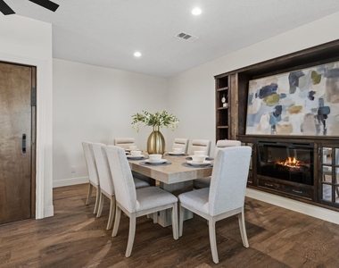 11707 Edgewater Court - Photo Thumbnail 5