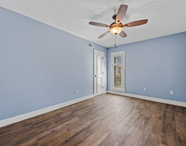11707 Edgewater Court - Photo Thumbnail 22