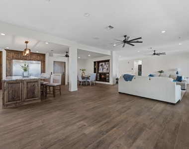 11707 Edgewater Court - Photo Thumbnail 3