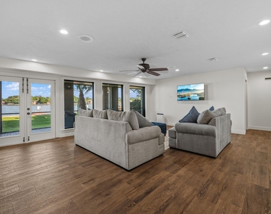 11707 Edgewater Court - Photo Thumbnail 25