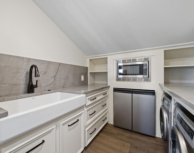 11707 Edgewater Court - Photo Thumbnail 27