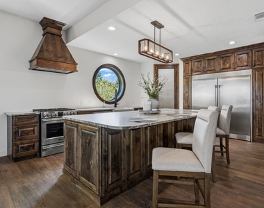 11707 Edgewater Court - Photo Thumbnail 6