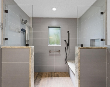 11707 Edgewater Court - Photo Thumbnail 23