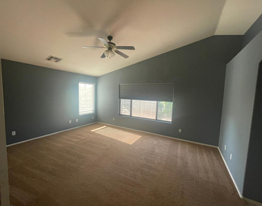 1053 W Bruce Avenue - Photo Thumbnail 13