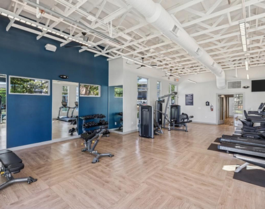 5128 N 15th Street - Photo Thumbnail 6