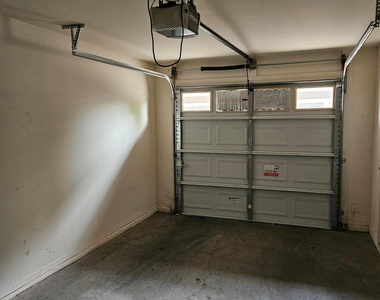 15240 N 142nd Avenue - Photo Thumbnail 19