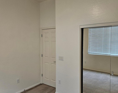 15240 N 142nd Avenue - Photo Thumbnail 12