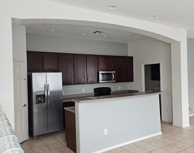 15240 N 142nd Avenue - Photo Thumbnail 6