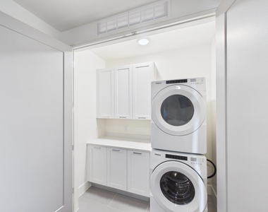 929 Westcott Street - Photo Thumbnail 13