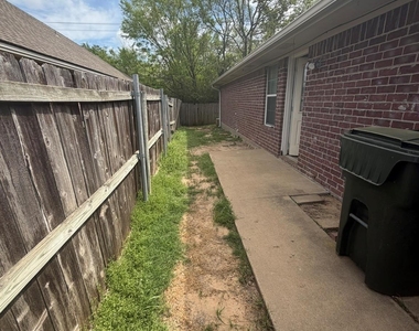 1437 Western Oaks Court - Photo Thumbnail 9