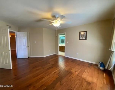 17404 N 99th Avenue - Photo Thumbnail 11