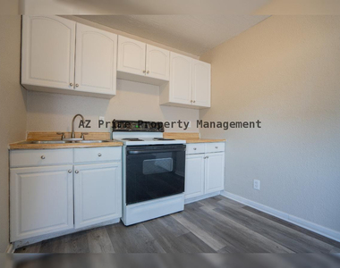 9606 N 11th Avenue - Photo Thumbnail 10