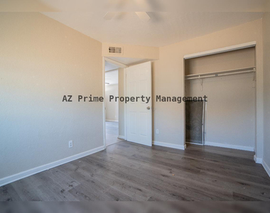 9606 N 11th Avenue - Photo Thumbnail 1