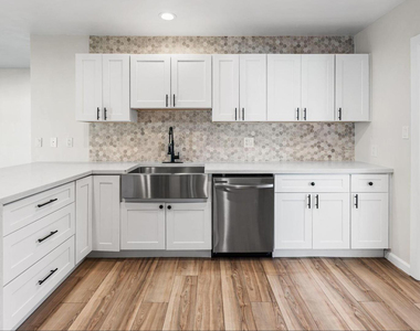 8302 E Windsor Avenue - Photo Thumbnail 3