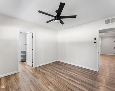 8302 E Windsor Avenue - Photo Thumbnail 23