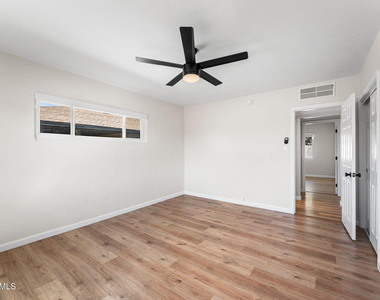 8302 E Windsor Avenue - Photo Thumbnail 16