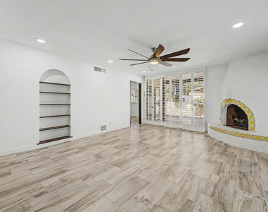 37210 N Tranquil Trail - Photo Thumbnail 7