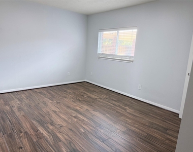 11308 Madison Court - Photo Thumbnail 14