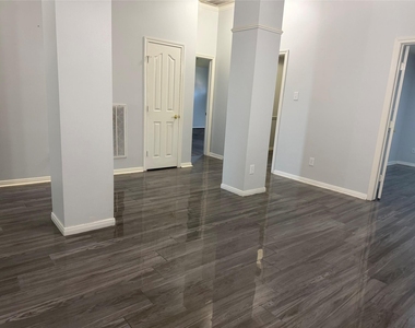 11308 Madison Court - Photo Thumbnail 4