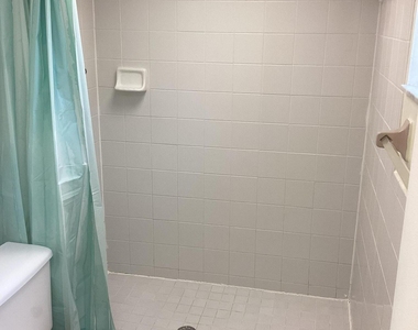 2106 Tarrytown Lane Ne - Photo Thumbnail 18