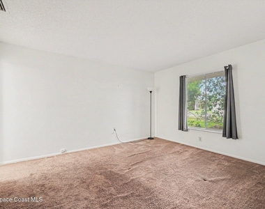 2106 Tarrytown Lane Ne - Photo Thumbnail 6