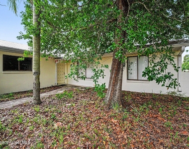 2106 Tarrytown Lane Ne - Photo Thumbnail 14