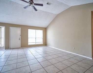 10235 Gulfstream Lane - Photo Thumbnail 8
