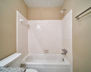 10235 Gulfstream Lane - Photo Thumbnail 15