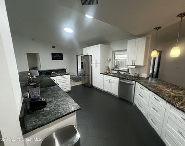 2300 Hickory Drive - Photo Thumbnail 5