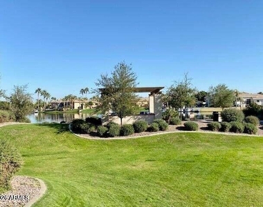 1949 W Yellowstone Way - Photo Thumbnail 46