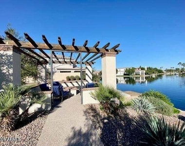 1949 W Yellowstone Way - Photo Thumbnail 47
