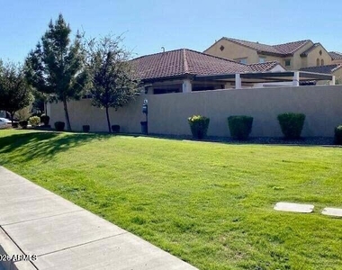 1949 W Yellowstone Way - Photo Thumbnail 45