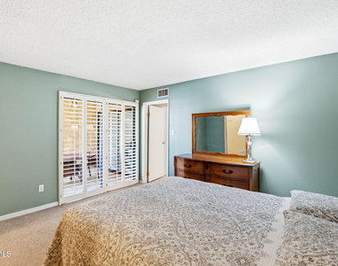 4950 N Miller Road - Photo Thumbnail 21