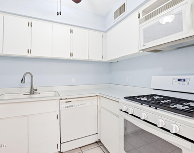 4950 N Miller Road - Photo Thumbnail 16
