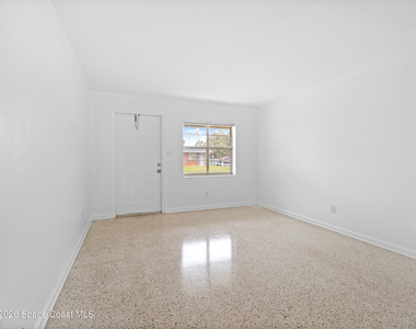 595 Cinnamon Drive - Photo Thumbnail 5