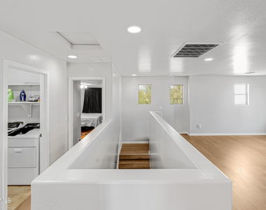 40893 W Bedford Drive - Photo Thumbnail 12