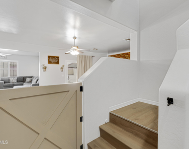 40893 W Bedford Drive - Photo Thumbnail 11