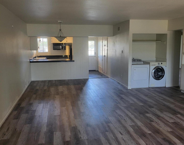 6501 N 17th Avenue - Photo Thumbnail 3