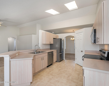 1198 Kenmore Street Nw - Photo Thumbnail 11